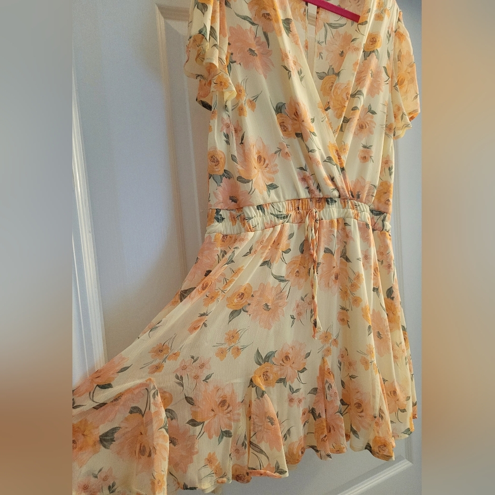 🍑 Trixxi Floral Mini Dress -NWOT- - Picture 4 of 14